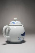 Load image into Gallery viewer, Qinghua partridge Jingdezhen Porcelain Teapot 青花壶鹧鸪茶壶 185ml
