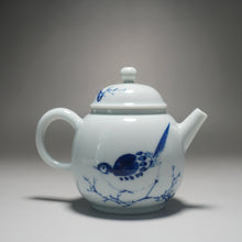 Load image into Gallery viewer, Qinghua partridge Jingdezhen Porcelain Teapot 青花壶鹧鸪茶壶 185ml
