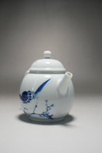 Load image into Gallery viewer, Qinghua partridge Jingdezhen Porcelain Teapot 青花壶鹧鸪茶壶 185ml

