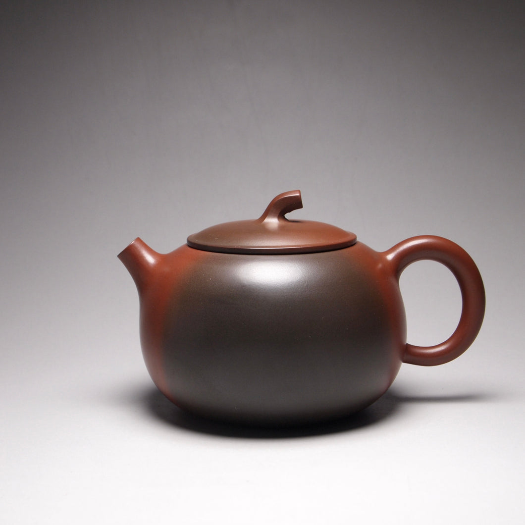 185ml Round Melon Nixing Teapot with Yaobian by Li Wenxin 李文新泥兴阴阳泥兴壶