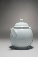 Load image into Gallery viewer, Qinghua Cabbage Jingdezhen Porcelain Teapot 青花壶白菜茶壶 185ml

