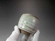 Load image into Gallery viewer, Shino Glazed Stoneware Teacup no.19 手工陶艺志野杯 110ml
