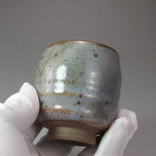 Load image into Gallery viewer, Shino Glazed Stoneware Teacup no.1 手工陶艺志野杯 105ml
