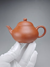 Load image into Gallery viewer, Zhuni Dahongpao Pear Yixing Teapot 朱泥大红袍梨形 120ml
