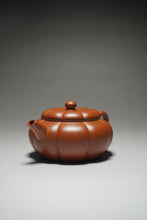 Load image into Gallery viewer, Fully Handmade Hongpilong Jingwen Plum Blossom Yixing Teapot by Gu Shuyun 全手工顾淑云红皮龙筋纹梅花居士 200ml
