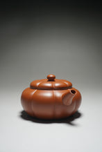 Load image into Gallery viewer, Fully Handmade Hongpilong Jingwen Plum Blossom Yixing Teapot by Gu Shuyun 全手工顾淑云红皮龙筋纹梅花居士 200ml
