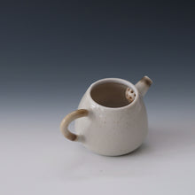 Load image into Gallery viewer, Inge Nielsen Porcelain Shino Carbontrap Tall Shipiao 100ml

