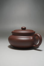 Load image into Gallery viewer, Lao Zini Bianfu Yixing Teapot 老紫泥扁腹 210ml
