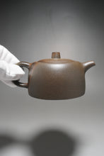 Load image into Gallery viewer, Wood Fired Dicaoqing Jinglan Yixing Teapot 柴烧底槽清井栏 210ml
