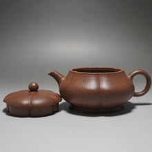 Load image into Gallery viewer, Fully Handmade Zini Jinwen Yixing Teapot by Hu Manshan 全手工胡漫山紫泥筋纹器梅花居士 210ml
