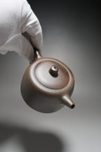Load image into Gallery viewer, Wood Fired Dicaoqing Jinglan Yixing Teapot 柴烧底槽清井栏 210ml
