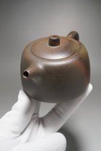 Load image into Gallery viewer, Wood Fired Dicaoqing Jinglan Yixing Teapot 柴烧底槽清井栏 210ml
