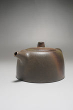 Load image into Gallery viewer, Wood Fired Dicaoqing Jinglan Yixing Teapot 柴烧底槽清井栏 210ml
