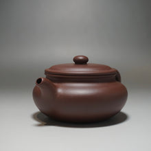 Load image into Gallery viewer, Lao Zini Bianfu Yixing Teapot 老紫泥扁腹 210ml
