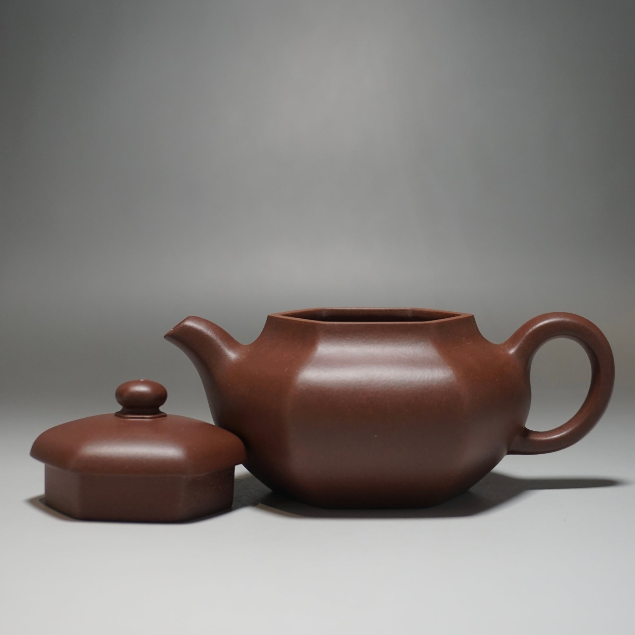 Lao Zini Hexagon Lianzi Yixing Teapot 老紫泥六方莲子 215ml