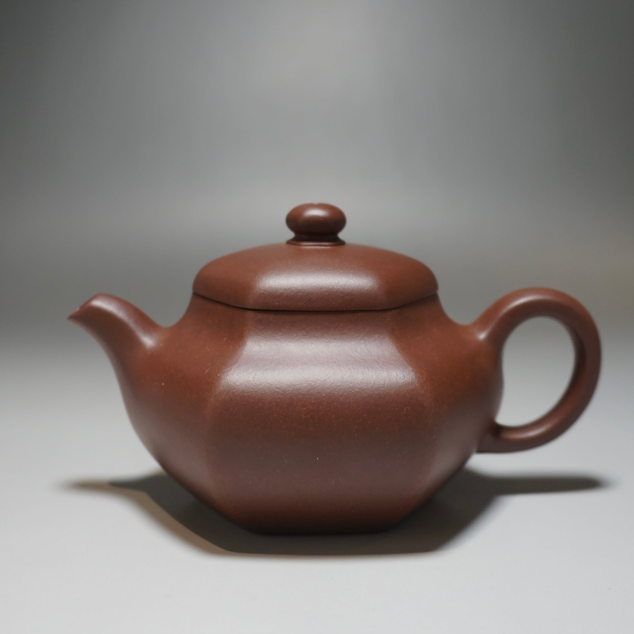 Lao Zini Hexagon Lianzi Yixing Teapot 老紫泥六方莲子 215ml