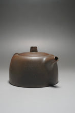 Load image into Gallery viewer, Wood Fired Dicaoqing Jinglan Yixing Teapot 柴烧底槽清井栏 220ml
