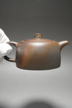 Load image into Gallery viewer, Wood Fired Dicaoqing Jinglan Yixing Teapot 柴烧底槽清井栏 220ml
