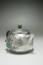 Load image into Gallery viewer, 999 Pure Silver Handmade Jade Gourd Teapot with Silver Wire Inlay 全手工掐丝镶玉葫芦藤银壶 230ml
