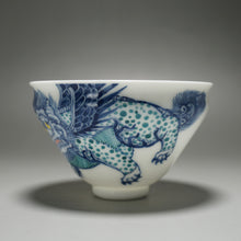 Load image into Gallery viewer, Qinghua Lion Tianbai Porcelain Teacup by DaSheng 大生手绘狮子束口杯
