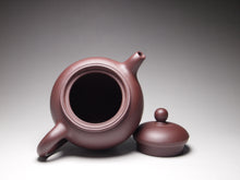 Load image into Gallery viewer, Lao Zini Sudai Yixing Teapot 老紫泥素带 240ml
