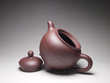 Load image into Gallery viewer, Lao Zini Sudai Yixing Teapot 老紫泥素带 240ml
