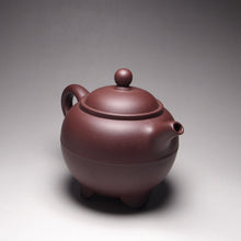 Load image into Gallery viewer, Lao Zini Sudai Yixing Teapot 老紫泥素带 240ml
