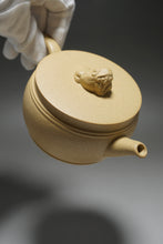 Load image into Gallery viewer, Fully Handmade Benshan Lüni Xiushi Hanwa Teapot by Hu Manshan 全手工胡漫山本山绿泥绣狮汉瓦 250ml
