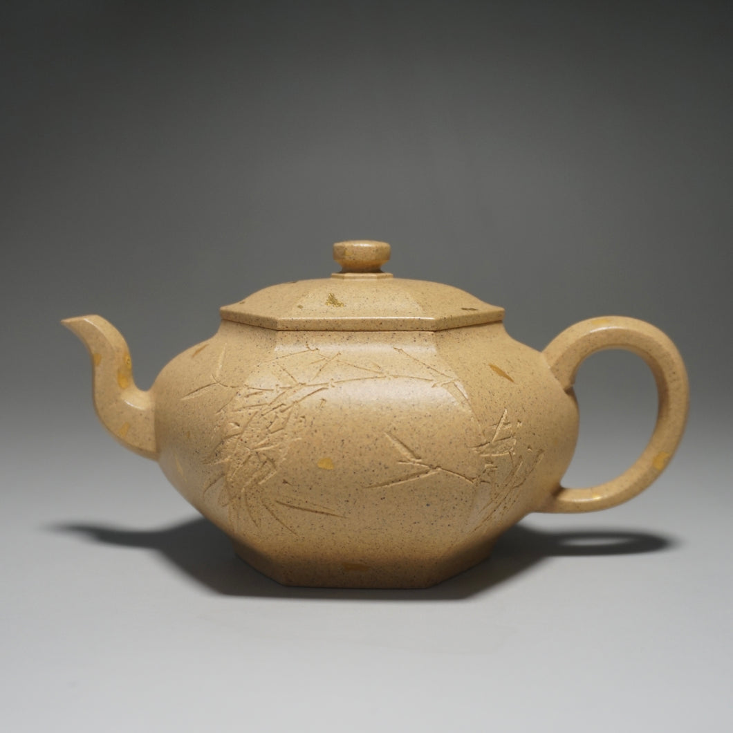 Fully Handmade Benshan Duanni Hexagon Gongdeng Teapot with carving and gold flecks by Qian Xuemeng 全手工本山段泥六方宫灯带刻绘洒金钱雪梦制 250ml