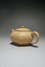 Load image into Gallery viewer, Fully Handmade Benshan Duanni Hexagon Gongdeng Teapot with carving and gold flecks by Qian Xuemeng 全手工本山段泥六方宫灯带刻绘洒金钱雪梦制 250ml
