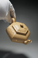 Load image into Gallery viewer, Fully Handmade Benshan Duanni Hexagon Gongdeng Teapot with carving and gold flecks by Qian Xuemeng 全手工本山段泥六方宫灯带刻绘洒金钱雪梦制 250ml
