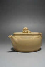 Load image into Gallery viewer, Fully Handmade Benshan Lüni Xiushi Hanwa Teapot by Hu Manshan 全手工胡漫山本山绿泥绣狮汉瓦 250ml
