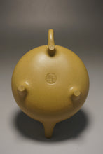Load image into Gallery viewer, Fully Handmade Benshan Duanni Three Leg vessel Teapot by Tao Yubing 全手工陶宇冰本山段泥三足盉 260ml
