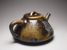Load image into Gallery viewer, Wood Fired Shipiao Dicaoqing Yixing Teapot with Carvings of Blossoms 柴烧底槽青子冶石瓢带刻绘  260ml

