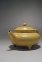 Load image into Gallery viewer, Fully Handmade Benshan Duanni Three Leg vessel Teapot by Tao Yubing 全手工陶宇冰本山段泥三足盉 260ml
