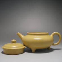 Load image into Gallery viewer, Fully Handmade Benshan Duanni Three Leg vessel Teapot by Tao Yubing 全手工陶宇冰本山段泥三足盉 260ml
