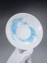 Load image into Gallery viewer, Youshengcai Jingdezhen Porcelain Tea Boat 般书人卷边盘 280ml
