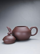 Load image into Gallery viewer, Dicaoqing Pear Yixing Teapot 底槽清梨形壶 150ml
