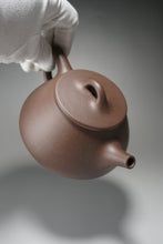 Load image into Gallery viewer, Handpicked TianQingNi Pinggai Shipiao Yixing Teapot 天青泥平盖石瓢 350ml
