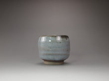 Load image into Gallery viewer, Shino Glazed Stoneware Teacup no.3 手工陶艺志野杯 118ml
