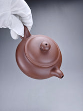 Load image into Gallery viewer, Lao Zini Fanggu Yixing Teapot 老紫泥仿古壶 230ml
