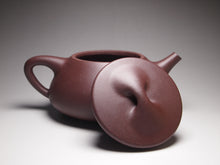 Load image into Gallery viewer, Lao Zini Big Shipiao Yixing Teapot 老紫泥大满瓢 430ml
