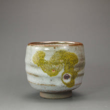 Load image into Gallery viewer, Shino Glazed Stoneware Teacup no.4 手工陶艺志野杯 105ml
