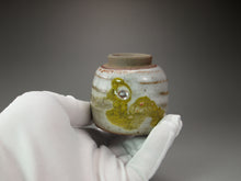 Load image into Gallery viewer, Shino Glazed Stoneware Teacup no.4 手工陶艺志野杯 105ml
