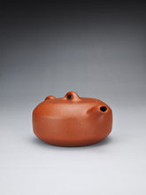 Load image into Gallery viewer, Zhuni Dahongpao Bianshi Yixing Teapot 朱泥大红袍扁石 150ml
