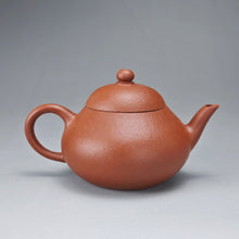 Load image into Gallery viewer, Zhuni Dahongpao Pear Yixing Teapot 朱泥大红袍梨形 120ml
