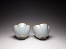 Load image into Gallery viewer, Pair of Matching 50ml Five Lobed Ruyao Teacups 汝窑天青五瓣花对杯
