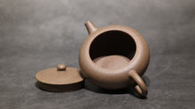 Load image into Gallery viewer, Jiangponi Tangpo yixing Teapot High Fired 降坡泥汤婆-高温 125ml
