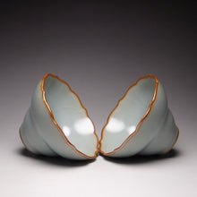 Load image into Gallery viewer, Pair of Matching 60ml Lotus Leaf Ruyao Teacups 汝窑荷叶边对杯
