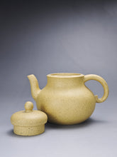 Load image into Gallery viewer, Benshan lüni Gourd Yixing Teapot 本山绿泥葫芦 200ml
